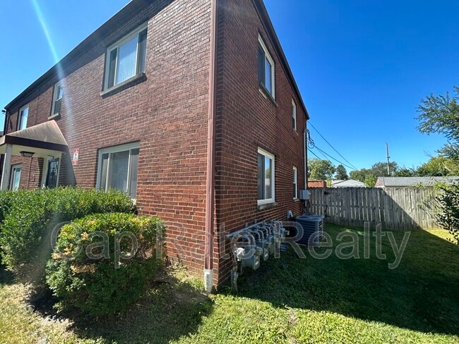 Photo - 107 N Hampton Rd