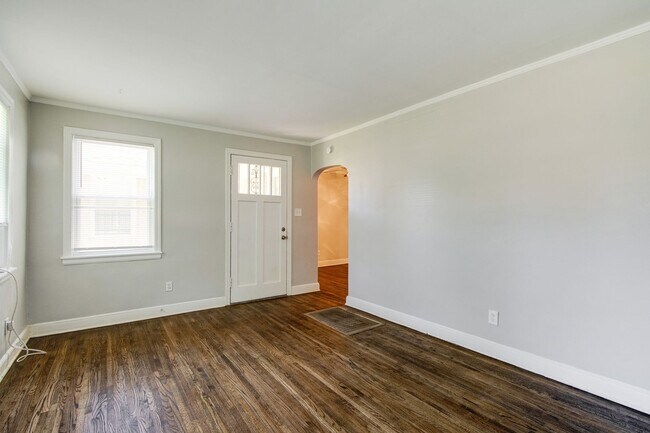 Photo - Classic Midtown Duplex