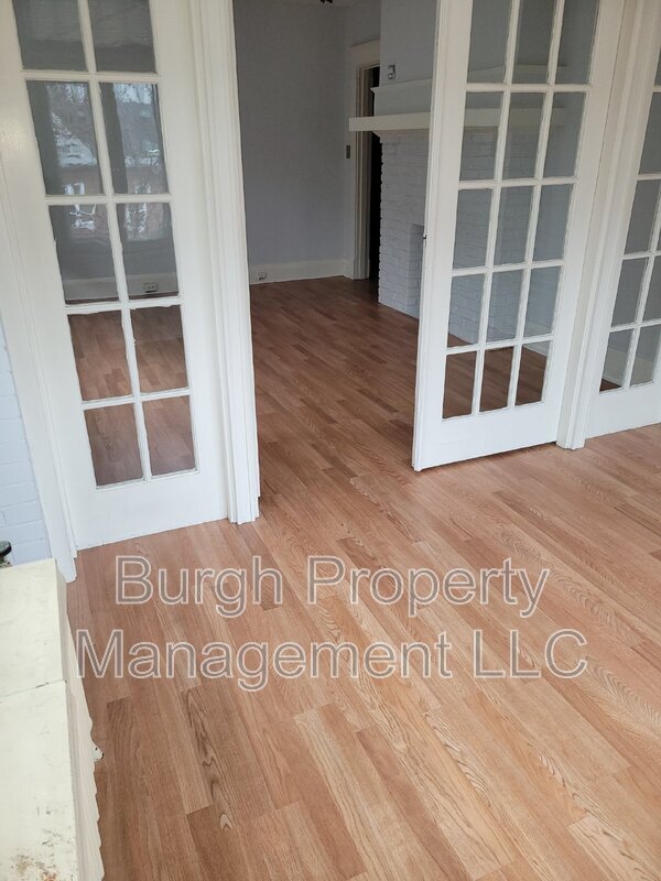 5512 Centre Ave Unit 6