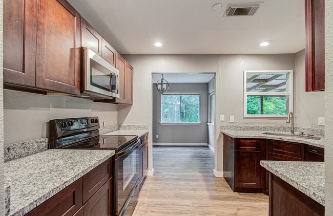 Photo - 2554 River Ridge