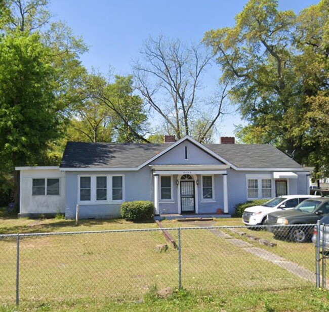 N. Lumpkin 2406 - N. Lumpkin 2406 Apartment Unit B