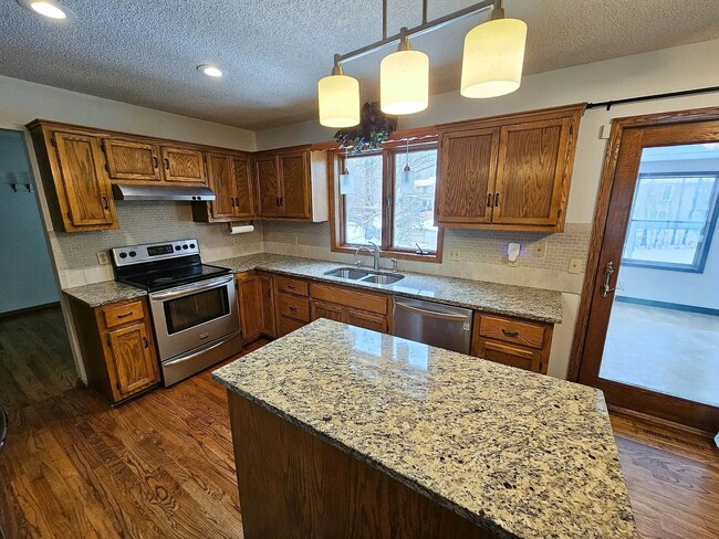 Photo - Beautiful 5 Bedroom 3 Bath Home for Rent in Lakeville!! Available NOW!