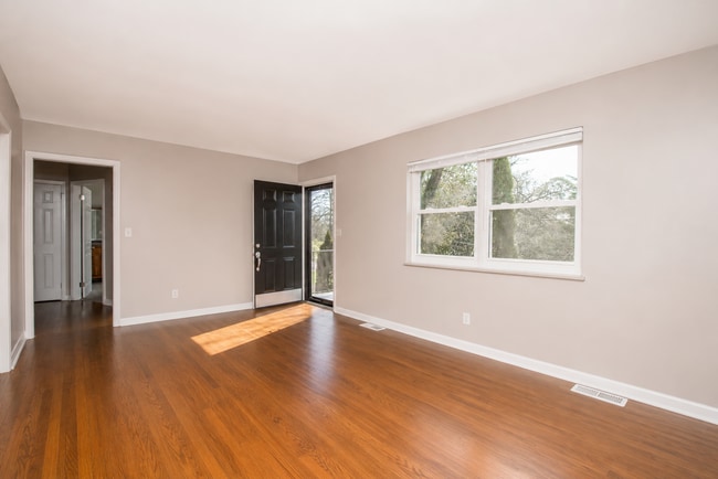 Photo - 3253 Buffat Mill Rd