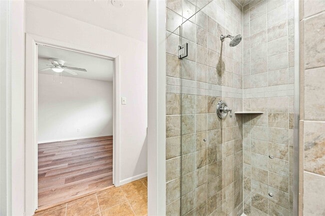 Photo - 6215 Queensloch Dr