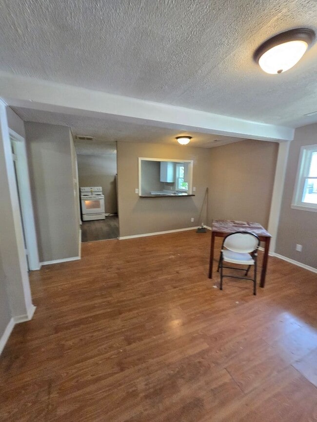 Photo - Spacious One Bedroom Located near 21st and...
