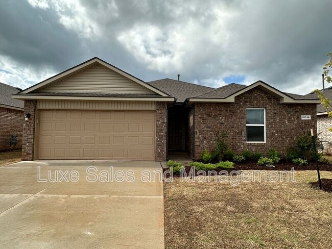 Building Photo - 10516 SW 41st Pl