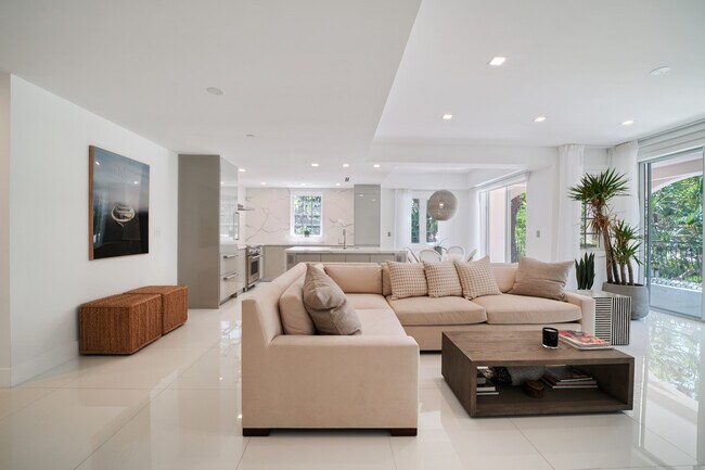 Photo - 19117 Fisher Island Dr