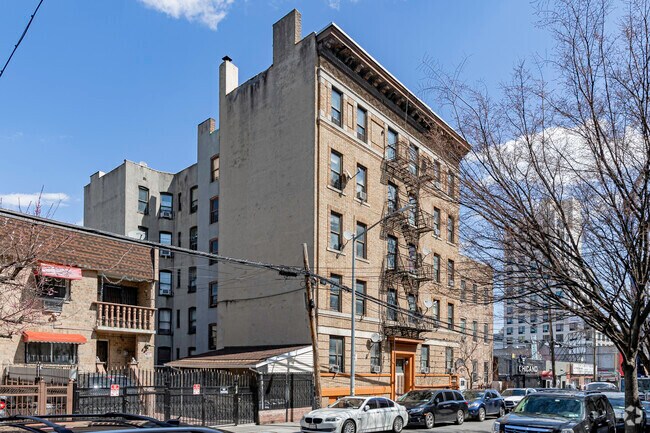 Photo - 425 E 153rd St