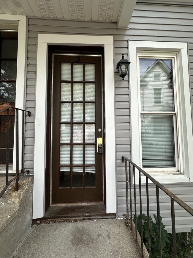 Building Photo - 747 Parker Ave Unit #3