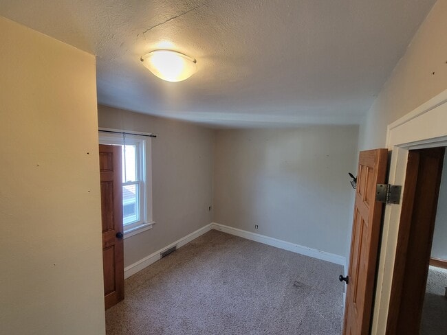 Photo - 921 Bell Ave