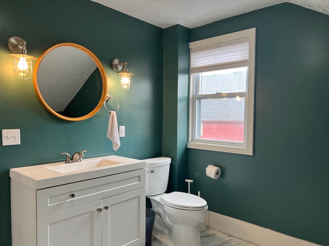 Photo - 538 Webster St