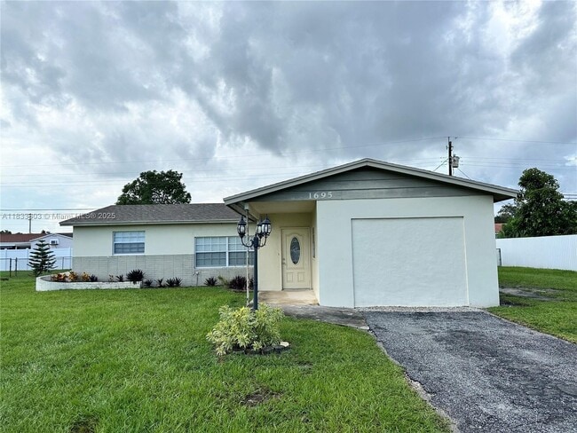 Photo - 1695 Julie Tonia Dr House