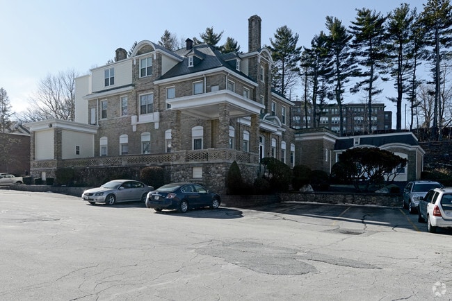 Primary Photo - Oak Hill Apartments