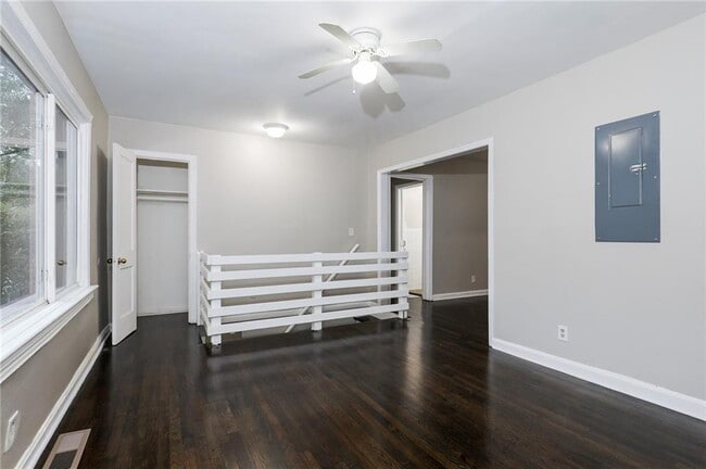 Photo - 1123 Graymont Dr SW