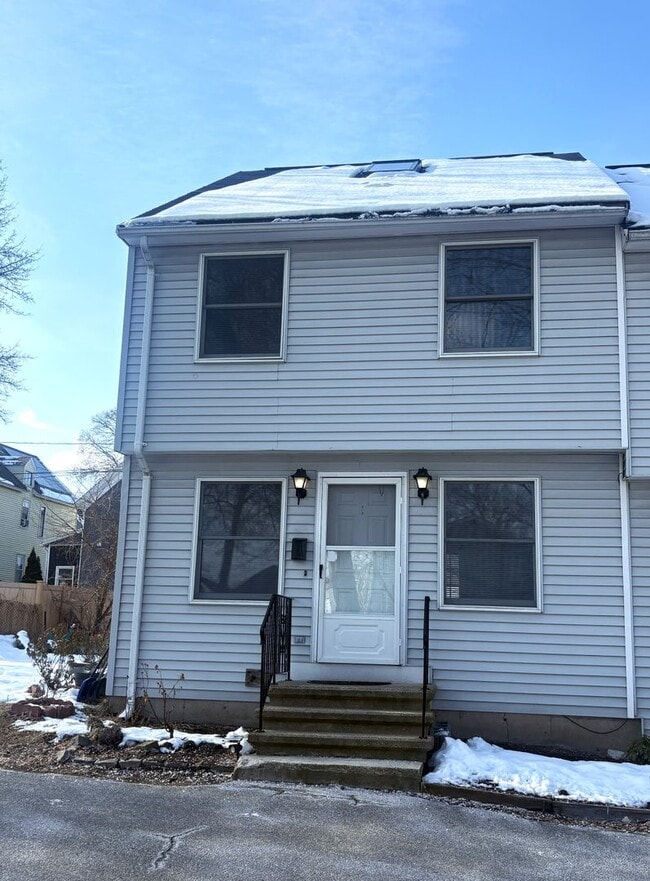 Photo - Spacious 3 Bedroom, 2 Bath Townhouse with In-Unit Laundry in Lowell, MA