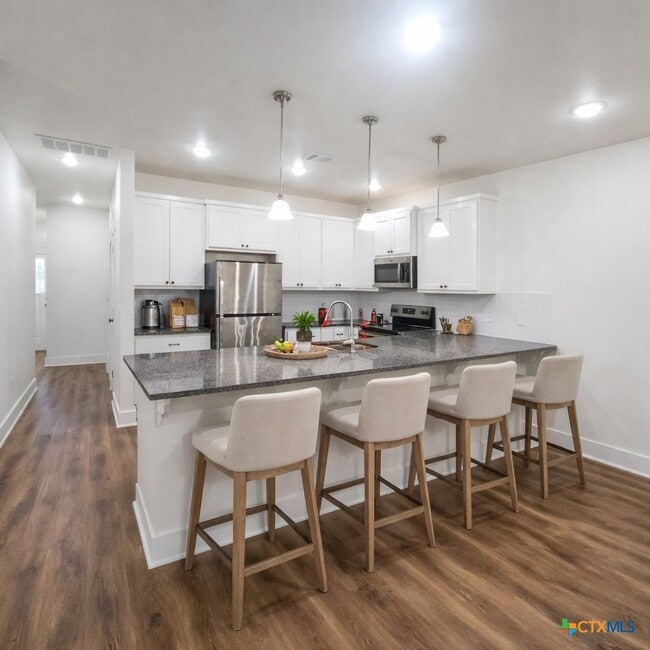 Photo - 1952 Royal Loop