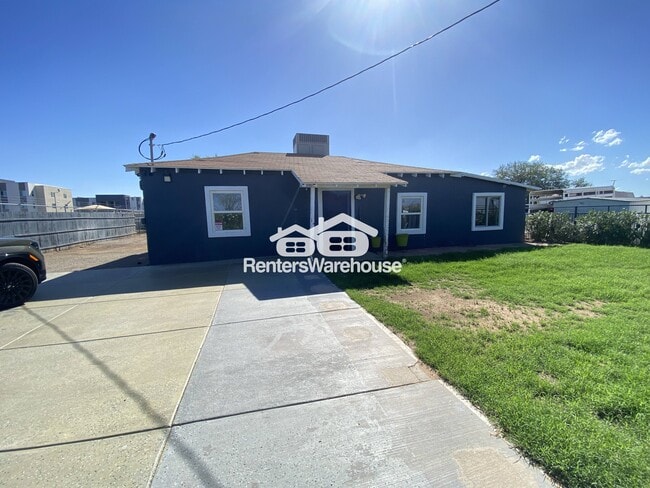 Building Photo - 1007 E Elwood St