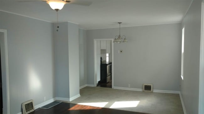 Photo - 405 W Watson St