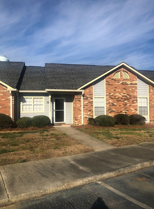 Photo - Beautiful Townhome 2Bed/ 1 Bath