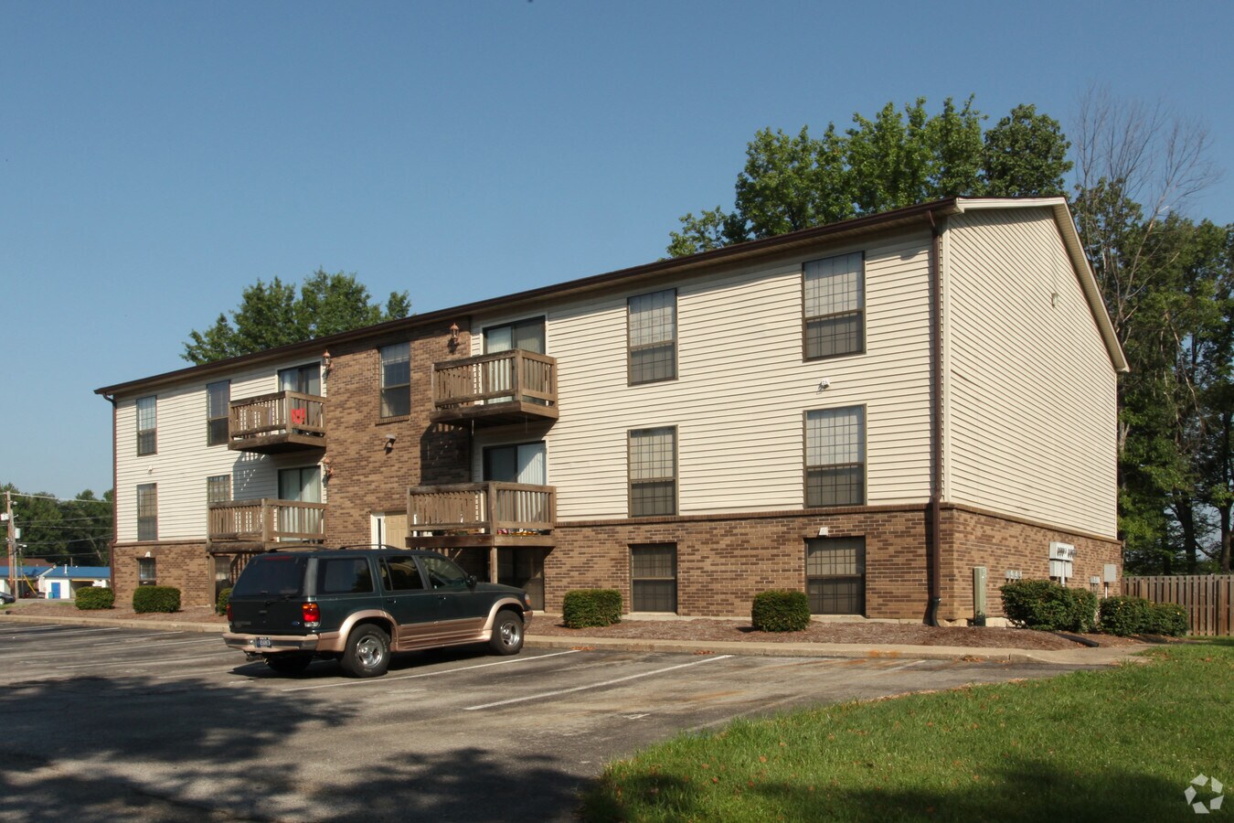 Lone Star Apartments - Lone Star Apartments