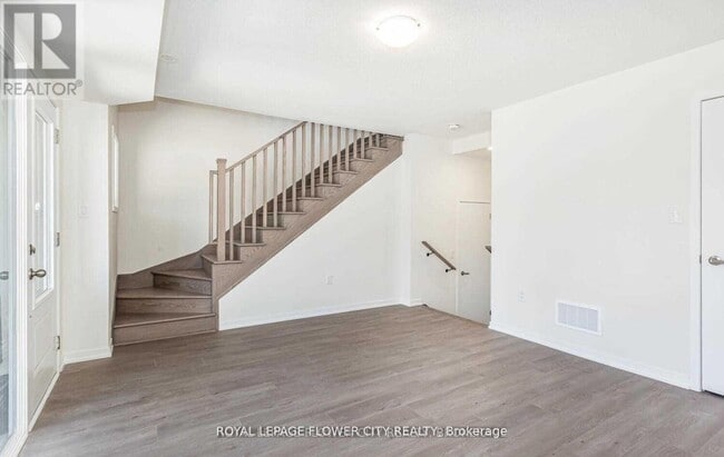 Photo - 248 Townline Rd N