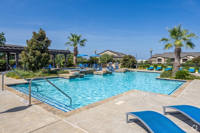 Swimming Pool - Paladin