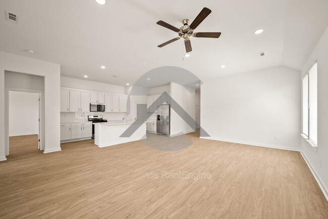 Photo - 621 Riley Ln