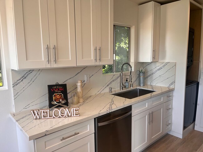 Building Photo - You must see this most amazing Clairemont “penthouse” ever! Unit C