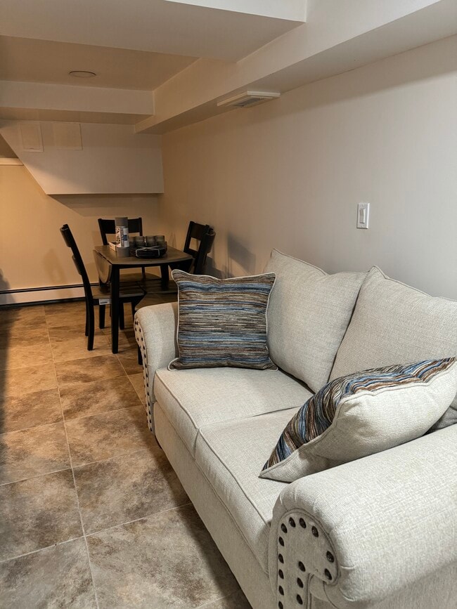 Photo - 93 Brookside Ave Unidad Walk in