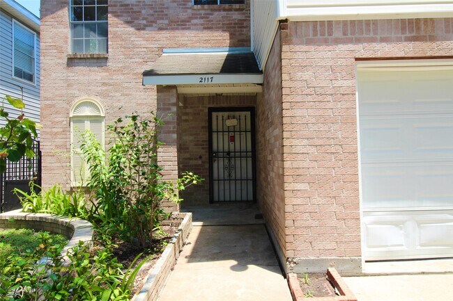 Photo - 2117 Whittier Dr