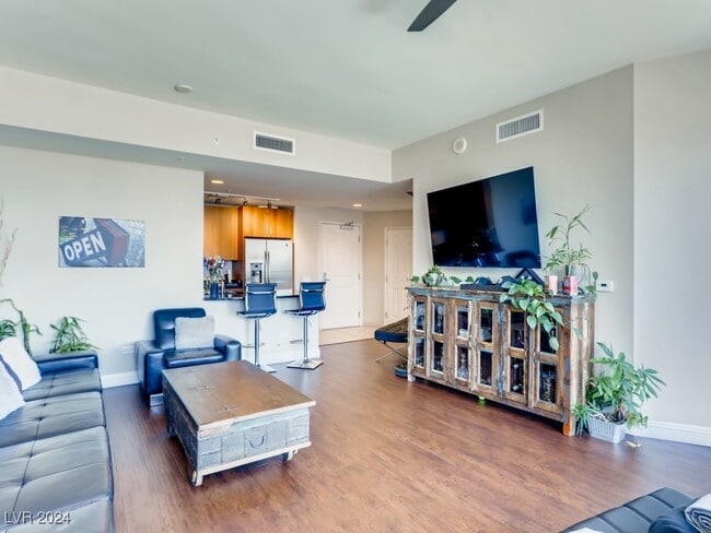 Photo - 200 W Sahara Ave Unidad 2404