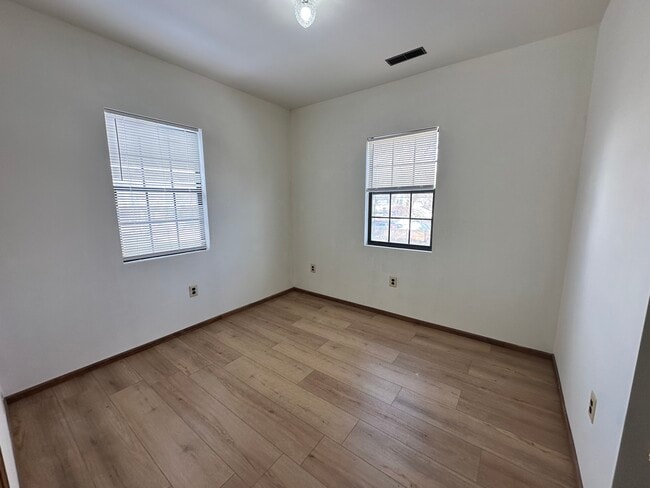 Photo - 1747 E 2nd St Unit 1