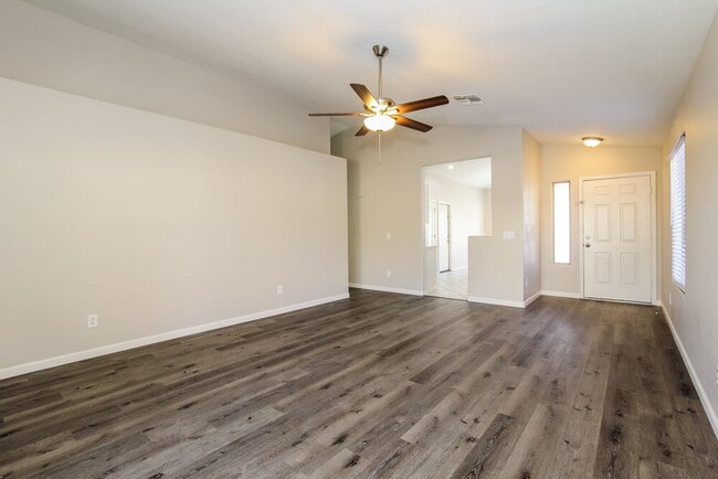 Photo - 3621 S 73rd Dr