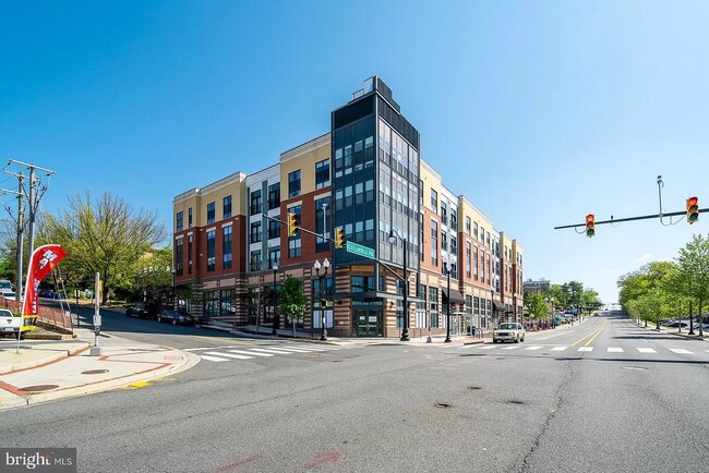 Trafalgar Flats, on the corner of Columbia Pike and S Buchanan St - 989 S Buchanan St Unit 225 Rental
