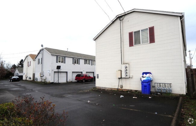 Photo - 8218 SE Washington St