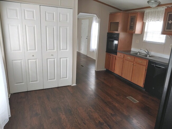 404 Loggerhead Ct
