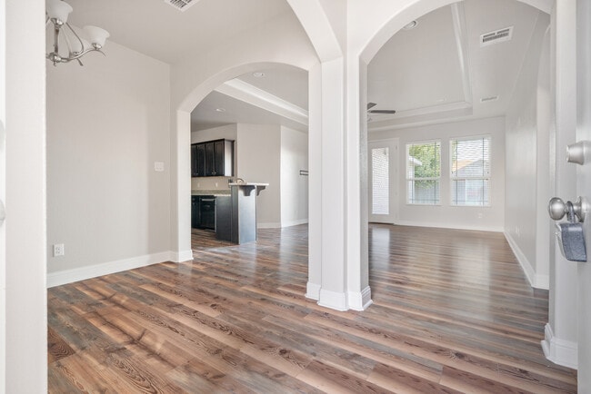 Photo - 6008 Ridge View St