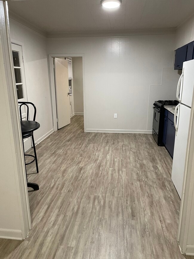 Photo - 739 Avenue A