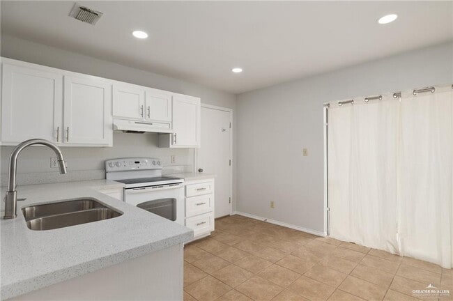 Photo - 16 Thornwood Dr