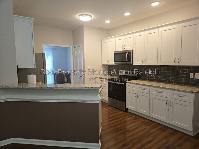 Photo - 8500 Clivedon Dr