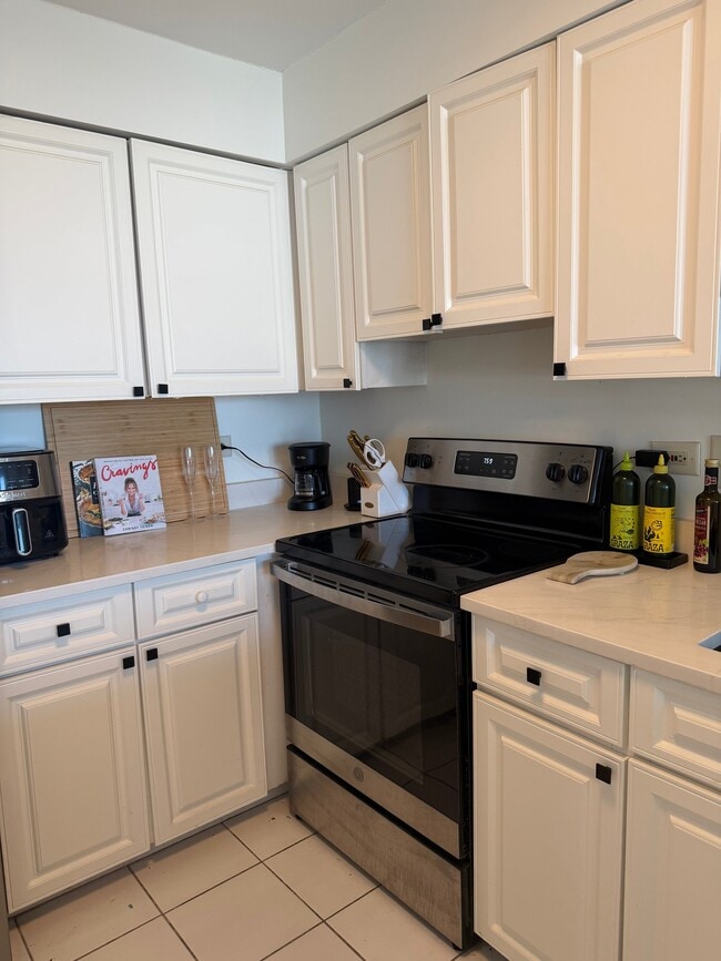 Photo - 111 W Maple St Unit 2011