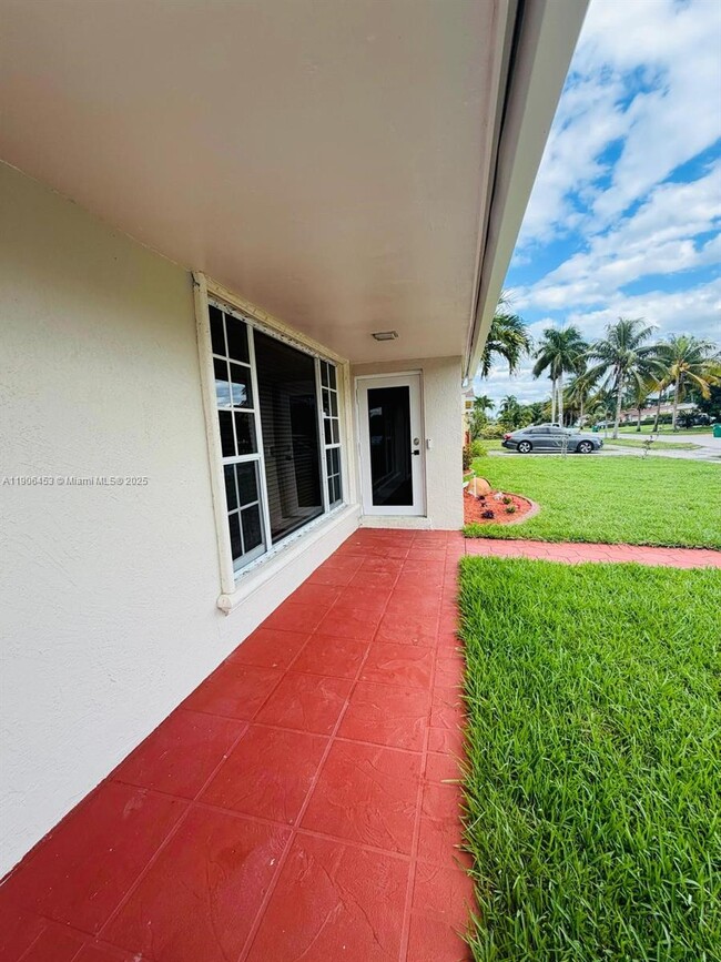 Photo - 515 NW 202nd Terrace