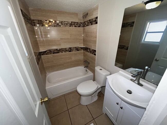 3118 Dudley Rd