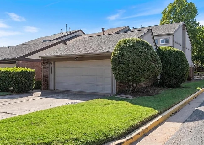 Building Photo - 1820 Windhill Ave