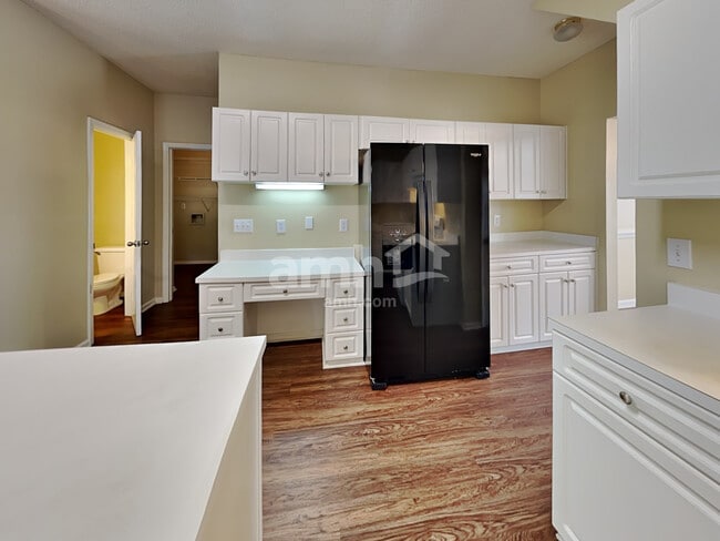 Photo - 9308 Leslieshire Dr