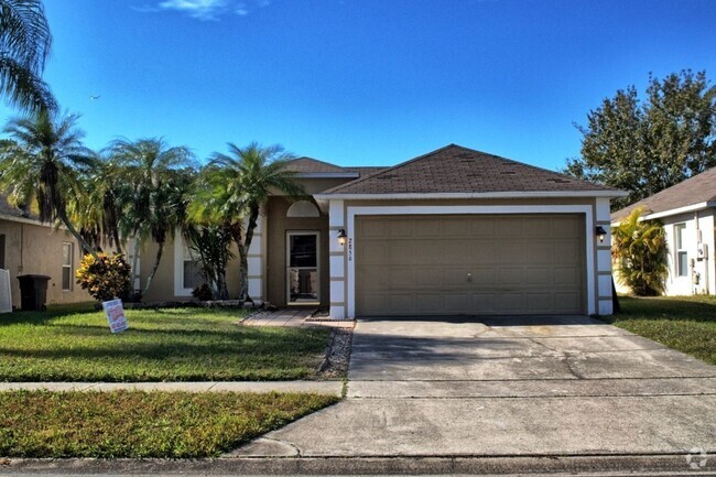 Building Photo - East Orlando Pool Home