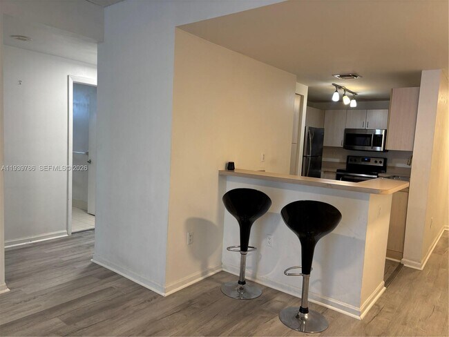 Photo - 185 SE 14th Terrace Unidad 603