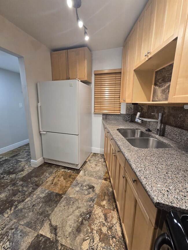 Photo - 4121 Stirling Rd Unit 205