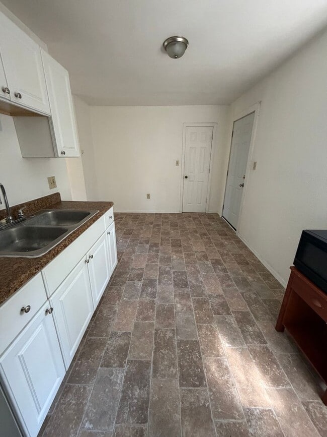 420 Cherry St Unit B