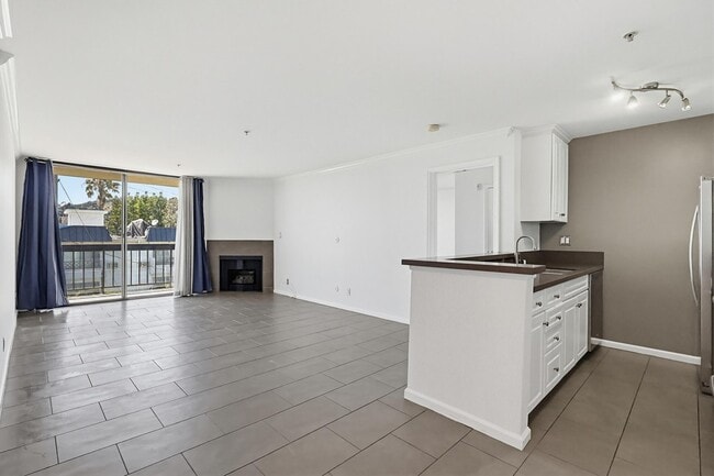 Photo - 7320 Hawthorn Ave Unit #203